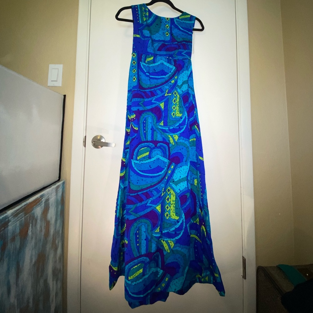 Stunning Vintage 1960s Hawaiian Dress - Picture 3 of 5